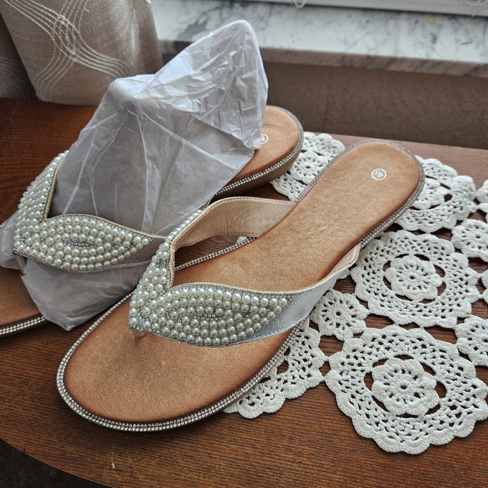 Elegant Pearl-Embellished White Sandals Sz 12 - Picture 2 of 6